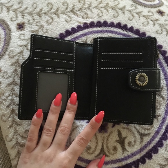 Black Genuine Leather Sunflower Button Wallet - Picture 3 of 5